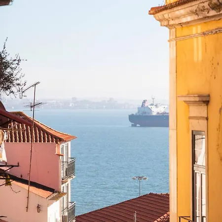 Guestready - Amazing Alfama Family Near National Pantheon! Apartment Lisbon